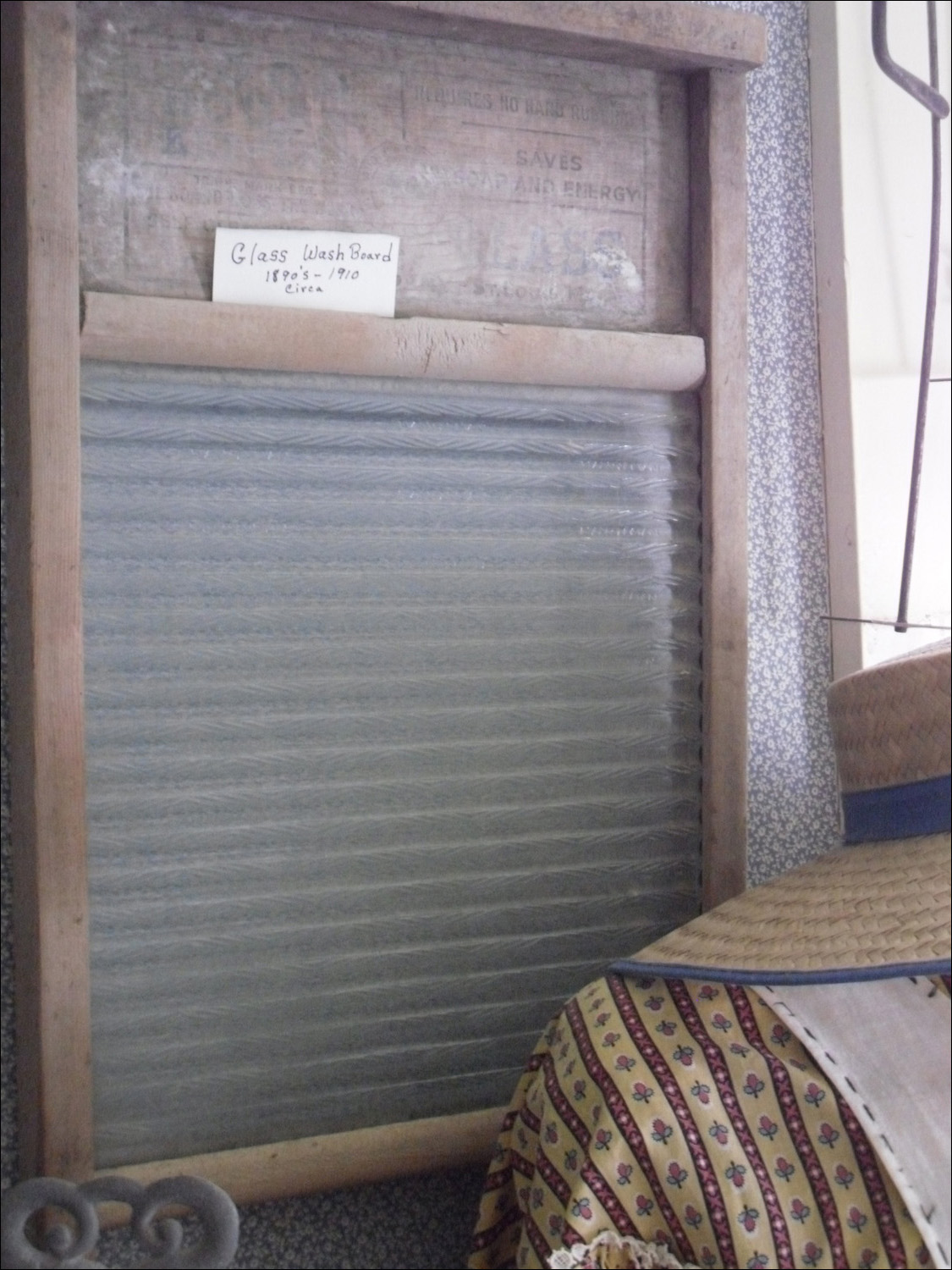 Ritzville, WA- Dr Burroughs home tour~kitchen, glas washboard